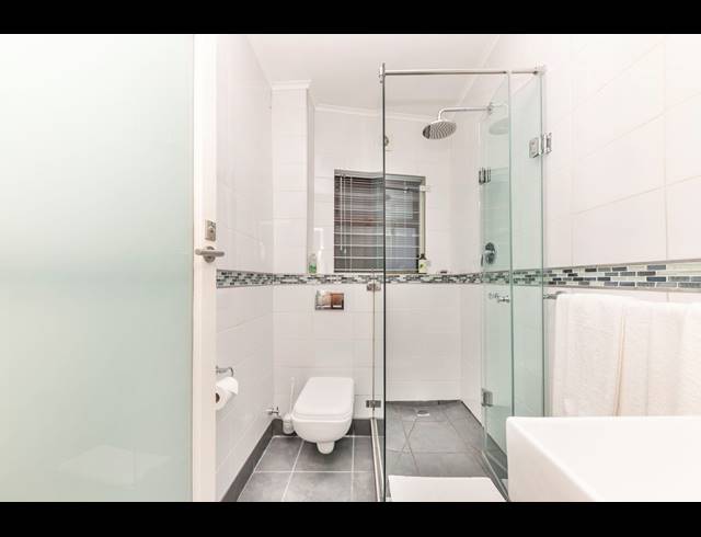 0.5 BEDROOM APARTMENT TO LET IN GREEN POINT